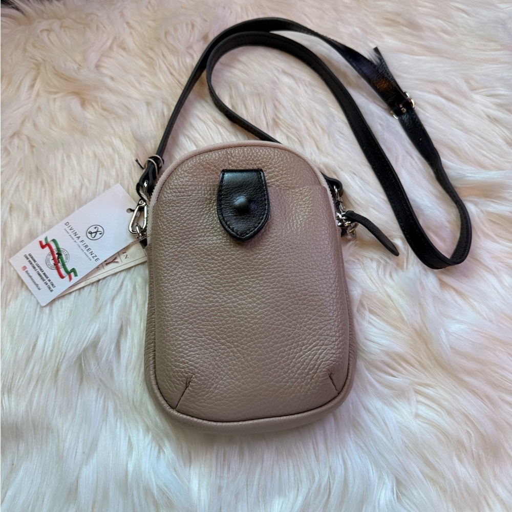 Small Divina Firenze Italian leather phone crossbody bag Tan